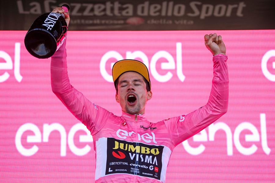 Giro d'Italia, Roglic domina cronoscalata e mette le mani sulla corsa