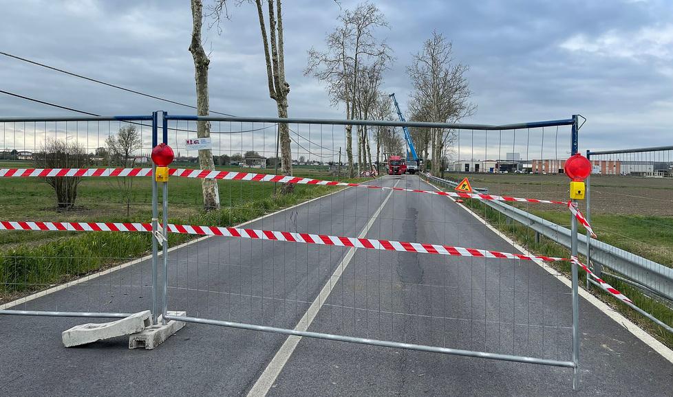 Renazzo, l’asfalto cede in via Nuova dove trovò la morte il 15enne