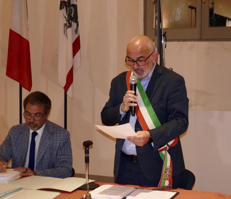 Il sindaco Palandri durante la prima seduta del consiglio