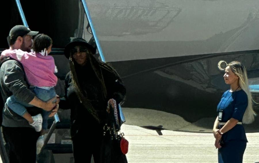 
	Serena Williams allo sbarco al "Costa Smeralda" con marito e figlia


