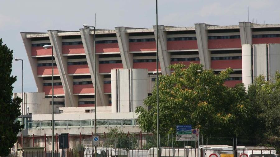 Agente della penitenziaria per ore ostaggio di tre detenuti