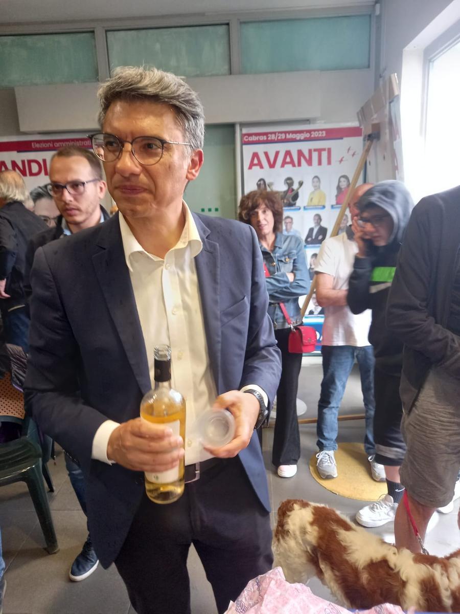 
	Abis nel suo comitato elettorale

