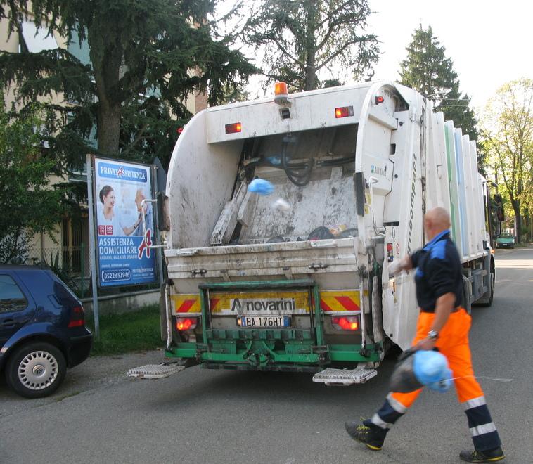 Rifiuti, porta a porta integrale: anche a Savignano si cambia 