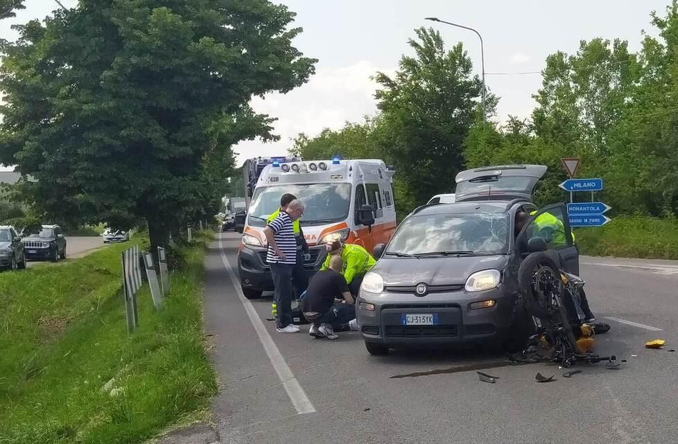 San Cesario, schianto in Via Emilia: grave motociclista 41enne 