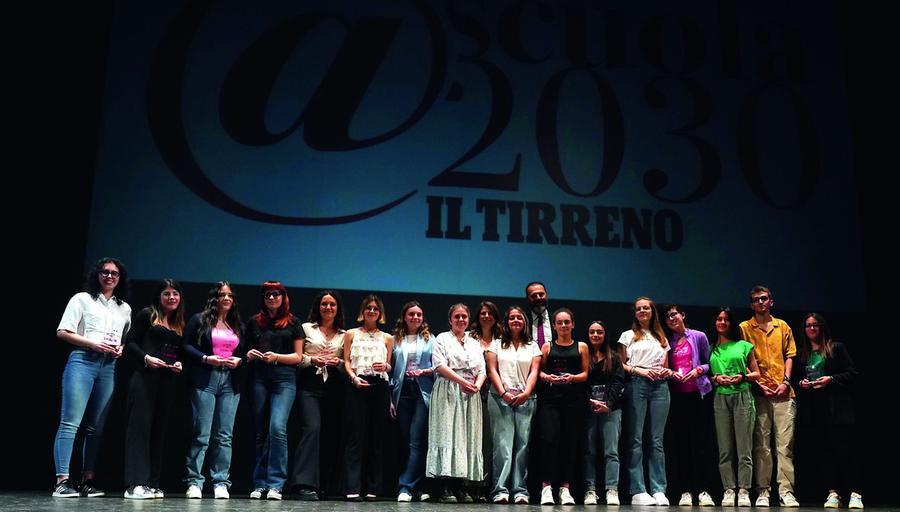 Scuola 2030, un teatro pieno di emozioni per i giovani giornalisti: «Che gioia aver fatto i cronisti»