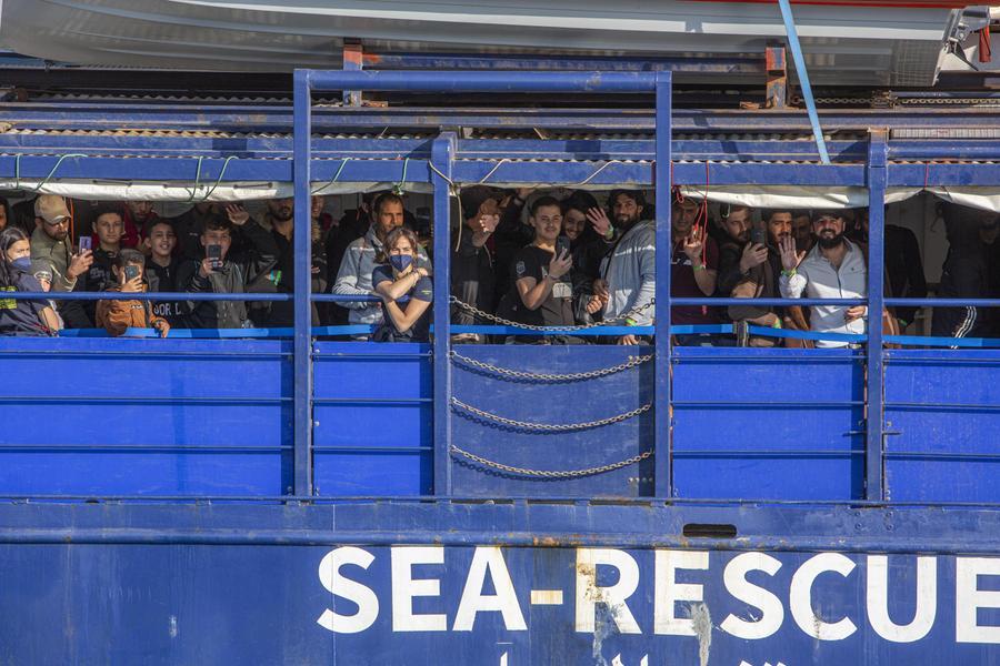 
	I migranti sulla nave prima dello sbarco (foto Daniele Stefanini/Silvi)

