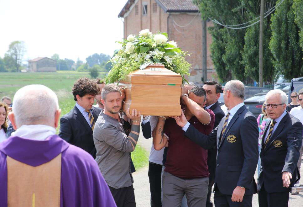 Folla per l’addio a Matteo Giavarini «Abbiamo il cuore che sanguina»