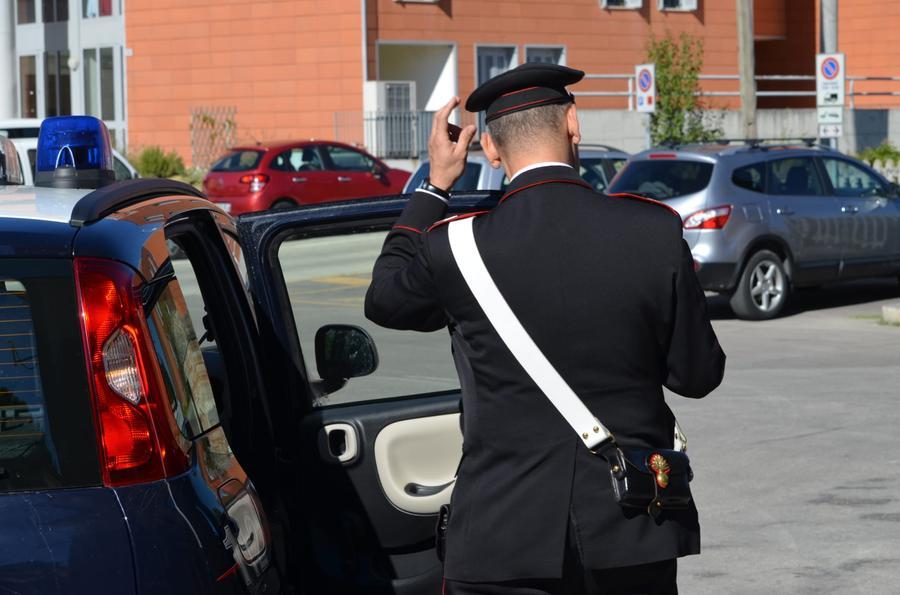 Fuoco in due locali di Muravera: l’incendiario sorpreso a casa sua mentre confezionava un altro ordigno