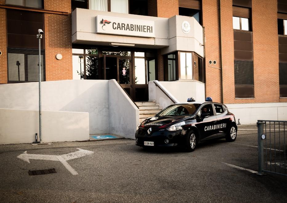 Modena. Aggredisce il 118, i carabinieri e prende a calci anche l’ambulanza 
