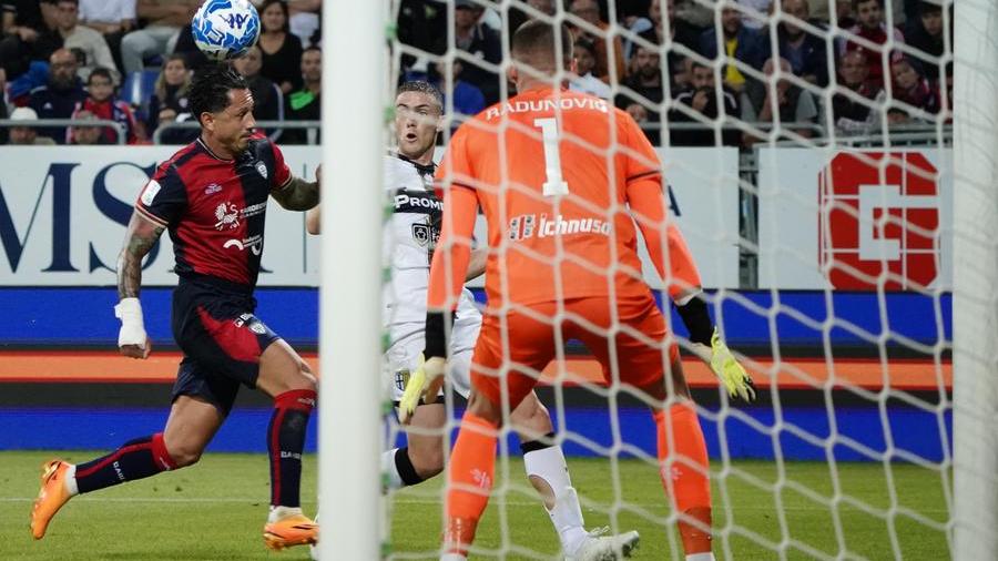 Cagliari dallo 0-2 al 3-2: vittoria sul Parma da batticuore