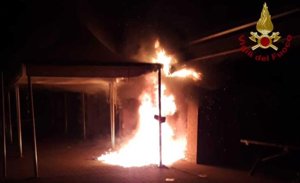 Attentato incendiario al centro sociale Carrozzone