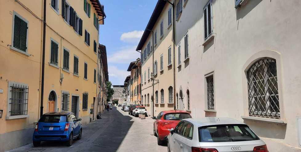 Prato, parcheggi e ingressi nella ztl: disagi nell’area di Sant’Agostino