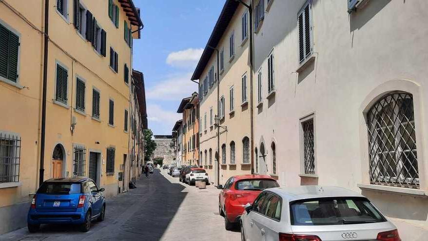 Prato, parcheggi e ingressi nella ztl: disagi nell’area di Sant’Agostino
