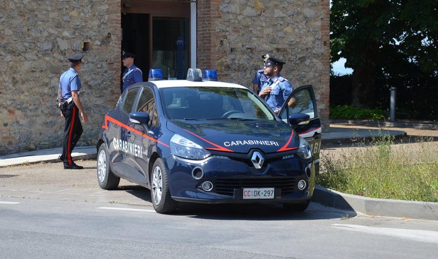 Fucile e droga in casa: ventenne arrestato a Pirri