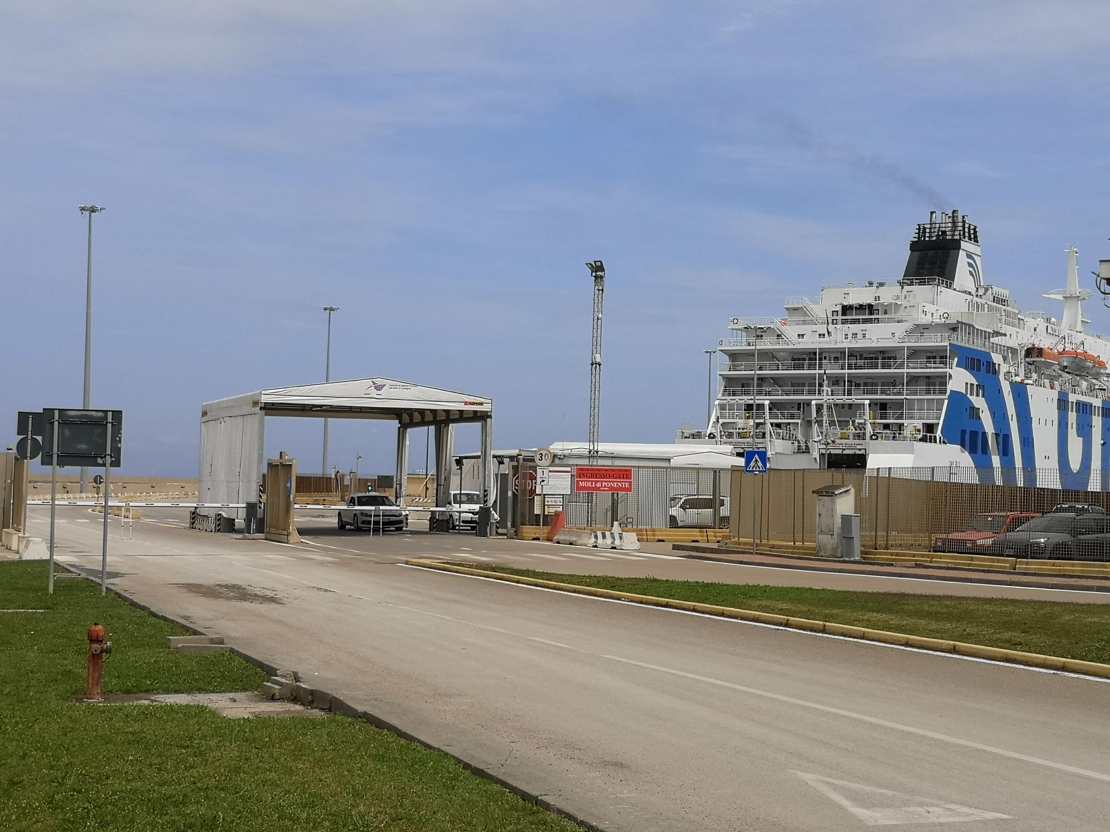 Porto Torres, aggredita una guardia giurata 