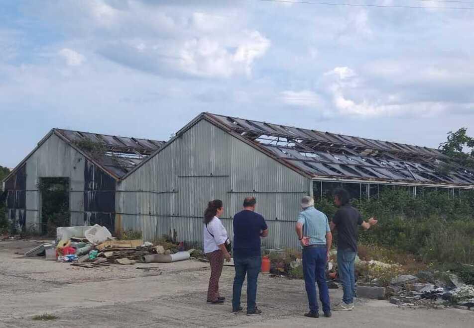 Livorno, ruspe in moto all’ex Labrogarden: via i rifiuti per fare orti urbani