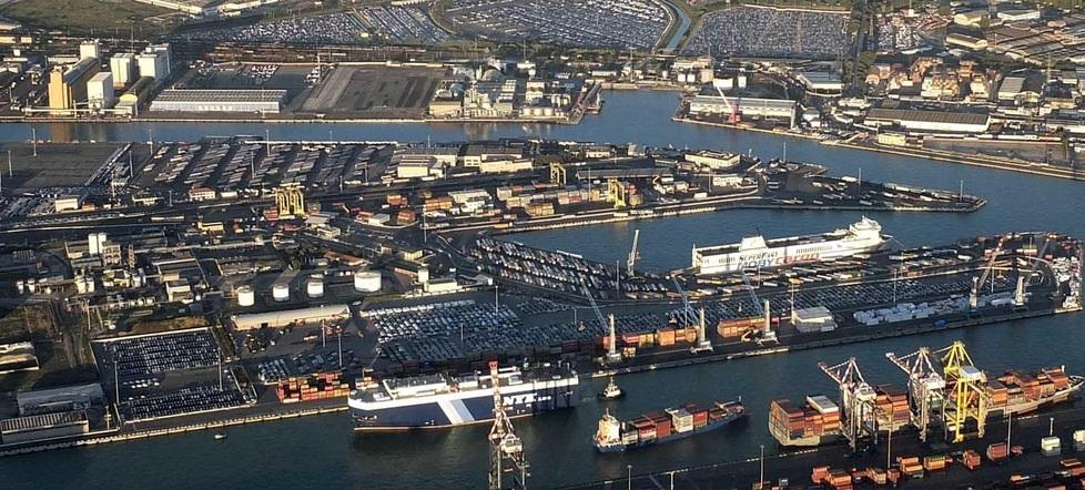 Livorno, indagati tre imprenditori portuali: «Favori a chi affidava gli appalti». I nomi e le accuse