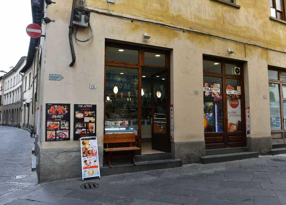 Mercato del Carmine, che pasticcio. Il 3 luglio lo sgombero: i negozianti pensano al Tar