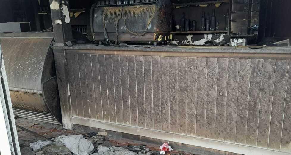 Incendio a Giardino di Poppa: il Comune inizia la messa in sicurezza. Si fa strada l’ipotesi dolosa