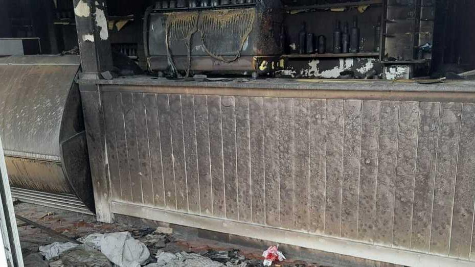 Incendio a Giardino di Poppa: il Comune inizia la messa in sicurezza. Si fa strada l’ipotesi dolosa