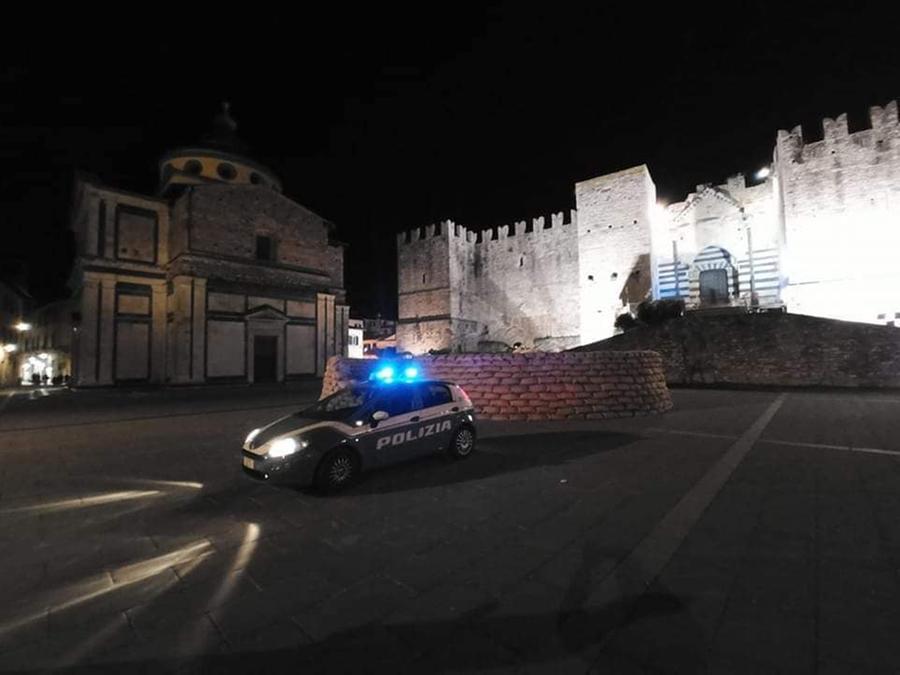 Prato, pugnala l’amico alle braccia e alla schiena: grave un 31enne