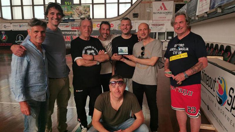 Il Trofeo ex Glorie conquista tutti e già è in cantiere una sfida benefica