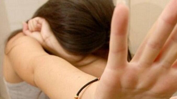 Carpi. Violenza sessuale su una 12enne: accusato il compagno della madre 