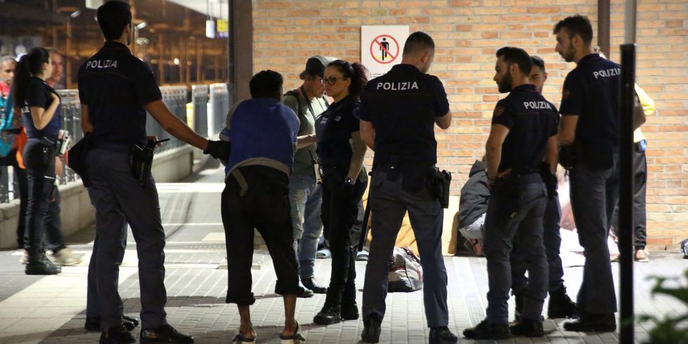 Killer della stazione di Reggio: è caccia anche nella zona di Sassuolo e dintorni