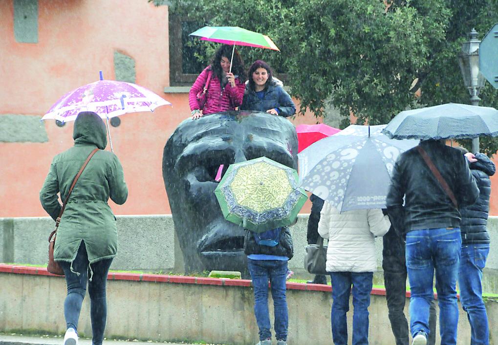 Il maltempo cancella il ponte del 2 giugno