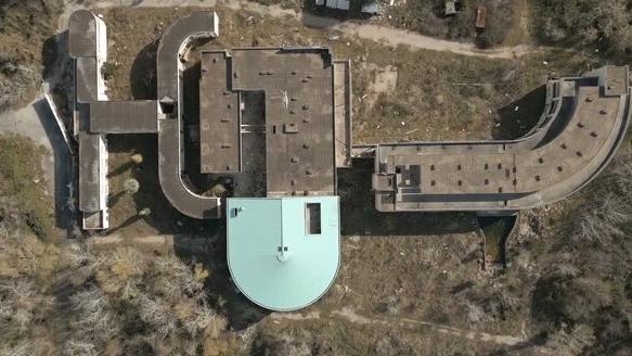 Con un drone gli ex Studios Pisorno finiti all’asta (www.astegiudiziarie.it)