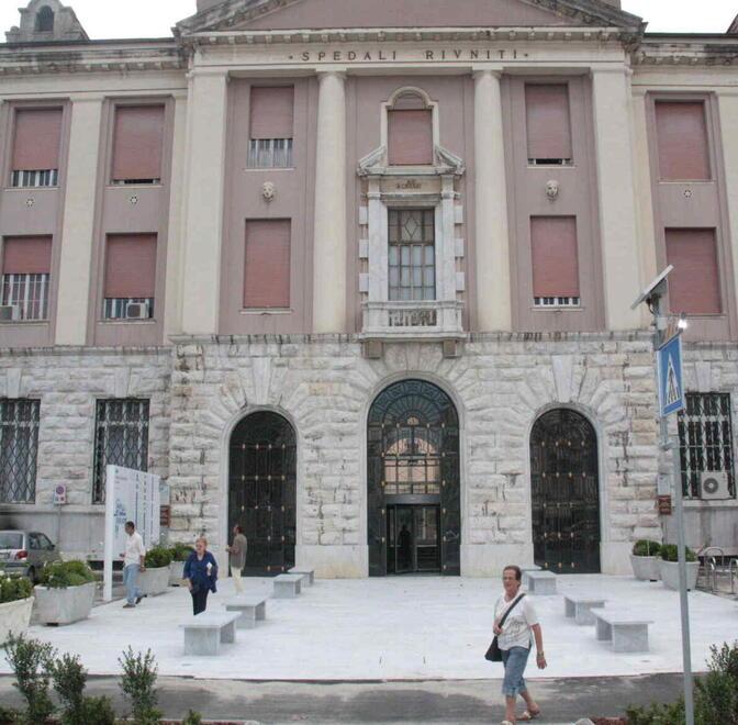 Soffitti a rischio, sgomberati alcuni uffici dentro l’ospedale di Livorno