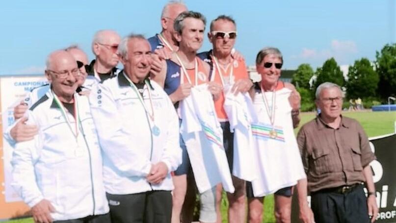 Due medaglie d’oro con le staffette e due argenti