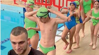 Gli atleti della società Master Lab Nuoto di Rosignano