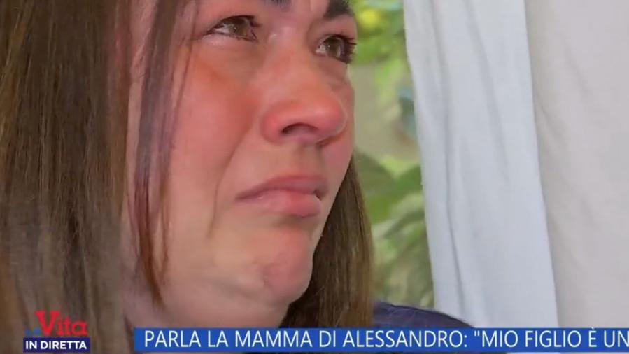 Giulia Tramontano, la disperazione della madre di Impagnatiello: «Mio figlio è un mostro, chiedo perdono»