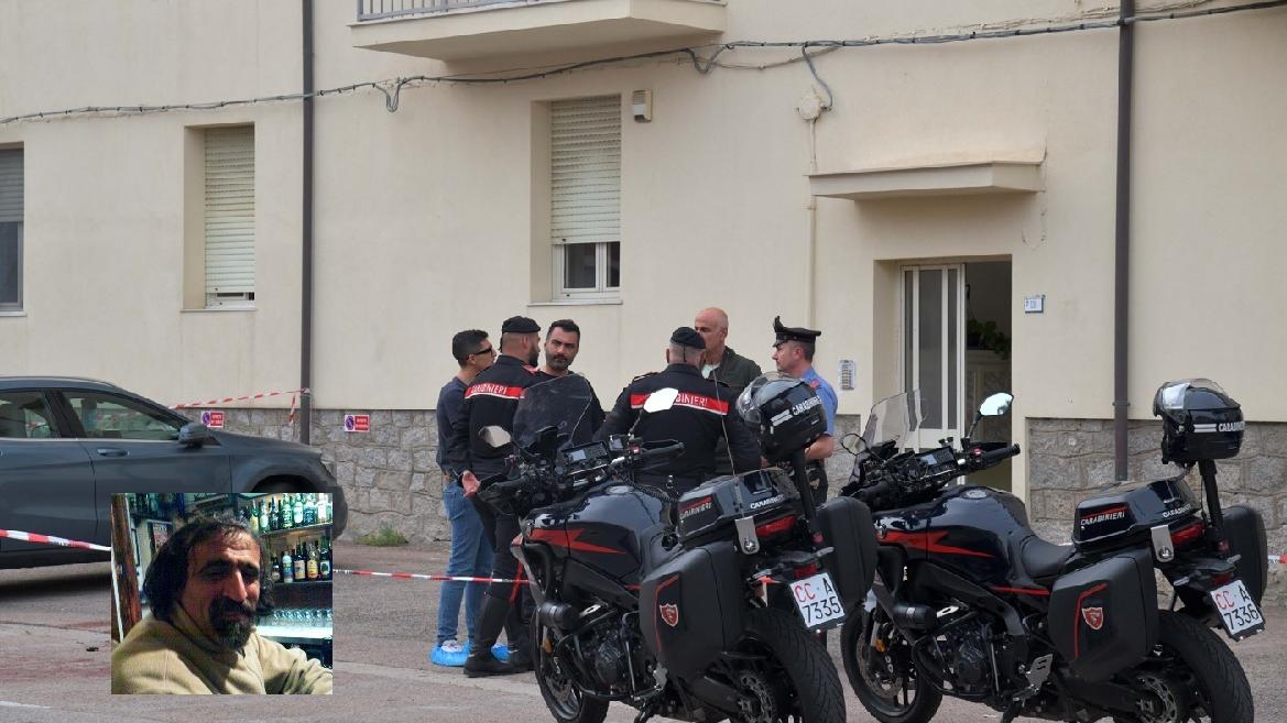 I carabinieri davanti alla casa popolare dove è avvenuto il fatto. Nel riquadro, Pasquale Serra, l'aggressore
