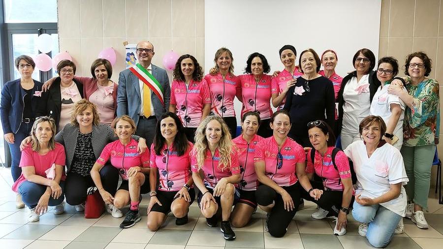 Lotta ai tumori, le intrepide Pink Flamingos da Lanusei a Cagliari in bici: ultima tappa del tour degli ospedali sardi