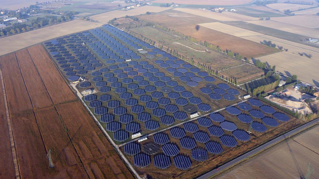 Il fotovoltaico invade i campi toscani ma per i Comuni è uno sfregio al paesaggio