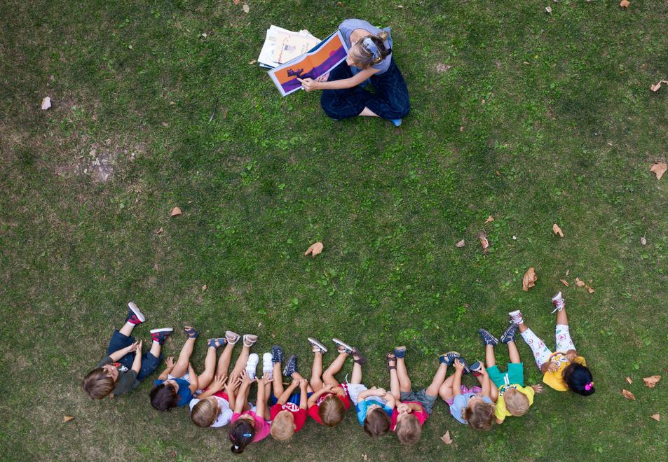 Foto di bimbi impegnati nei centri estivi (foto d'archivio)