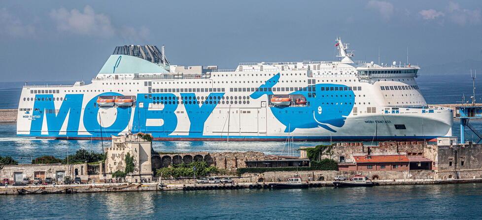 L’arrivo della Moby Fantasy in porto (foto Stefanini/Silvi)