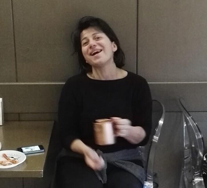 Imprenditrice di 49 anni muore per una malattia. «Era una guerriera»