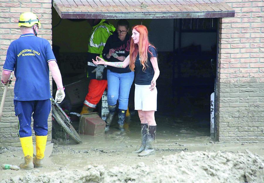 Garage e un’officina sommersi «In un’ora di pioggia il disastro»