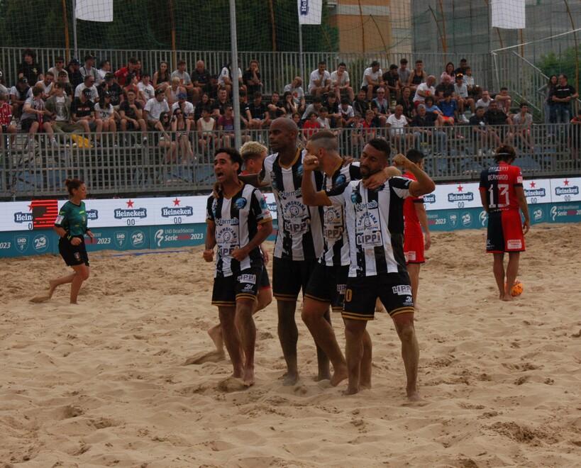 Il Farmaè Viareggio esulta per la vittoria
