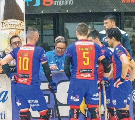 
	Mirco De Gerone d&agrave; indicazioni ai suoi giocatori (foto Paglianti)

