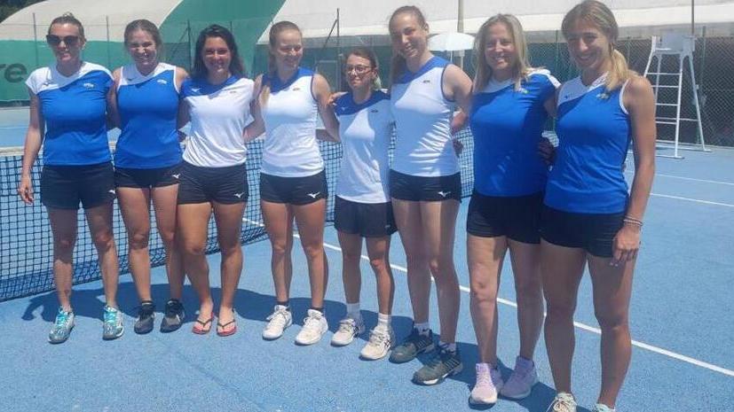 La squadra dell’Associazione tennistica piombinese