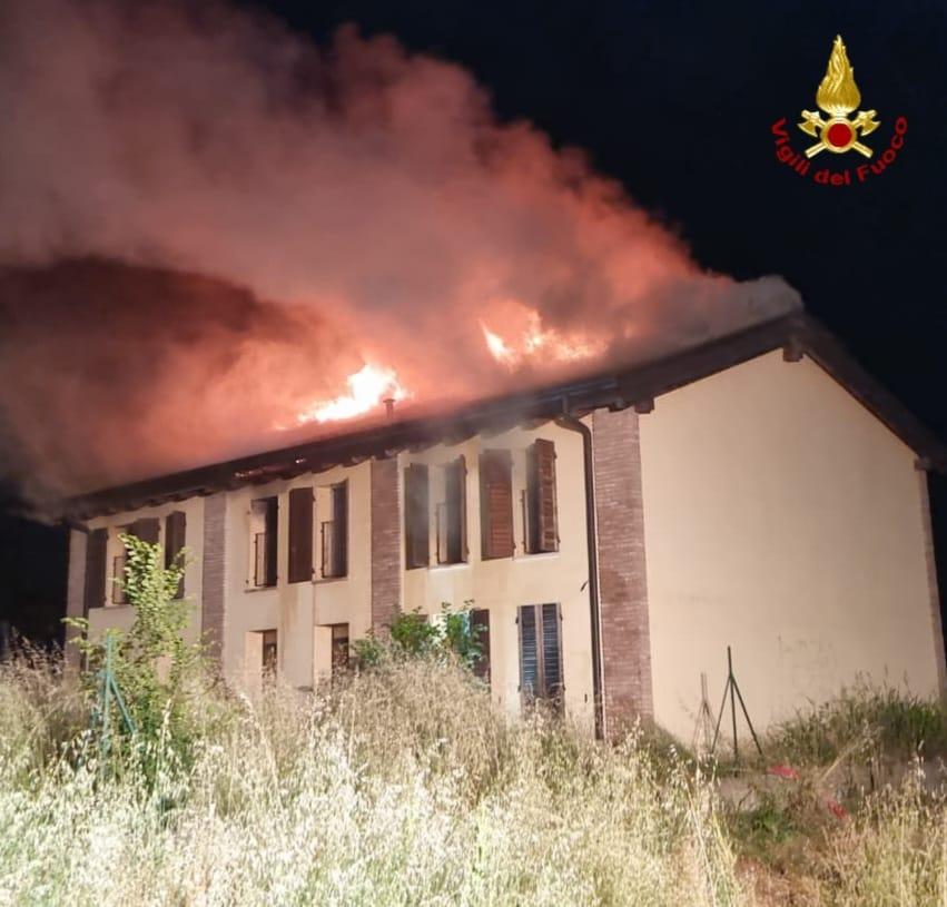 Reggiolo, a fuoco l’immobile confiscato alla ‘ndrangheta