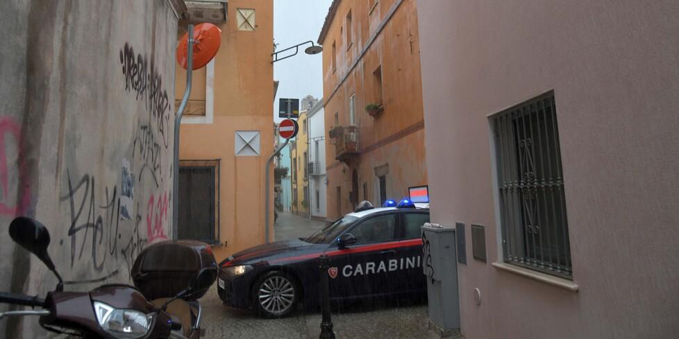 Rissa tra giovani a Olbia: uno ferito al collo e senza un dito a causa di un morso 