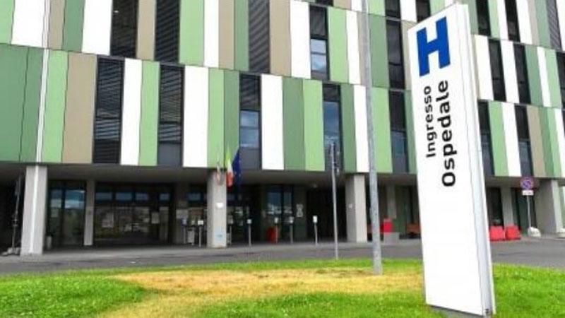 Pistoia, spenge la sigaretta sulla fronte della compagna: 47enne finisce in carcere