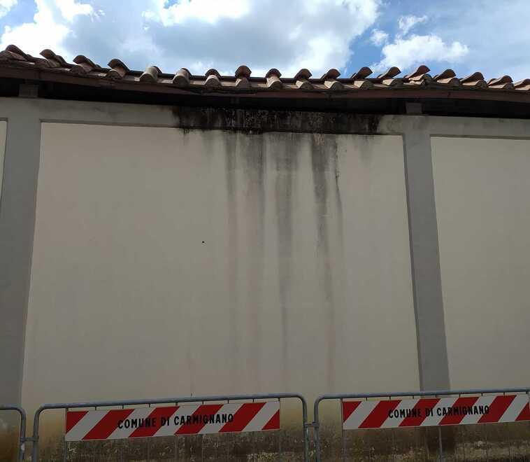 Appello per il cimitero di Comeana: «Fate partire i lavori per il tetto»