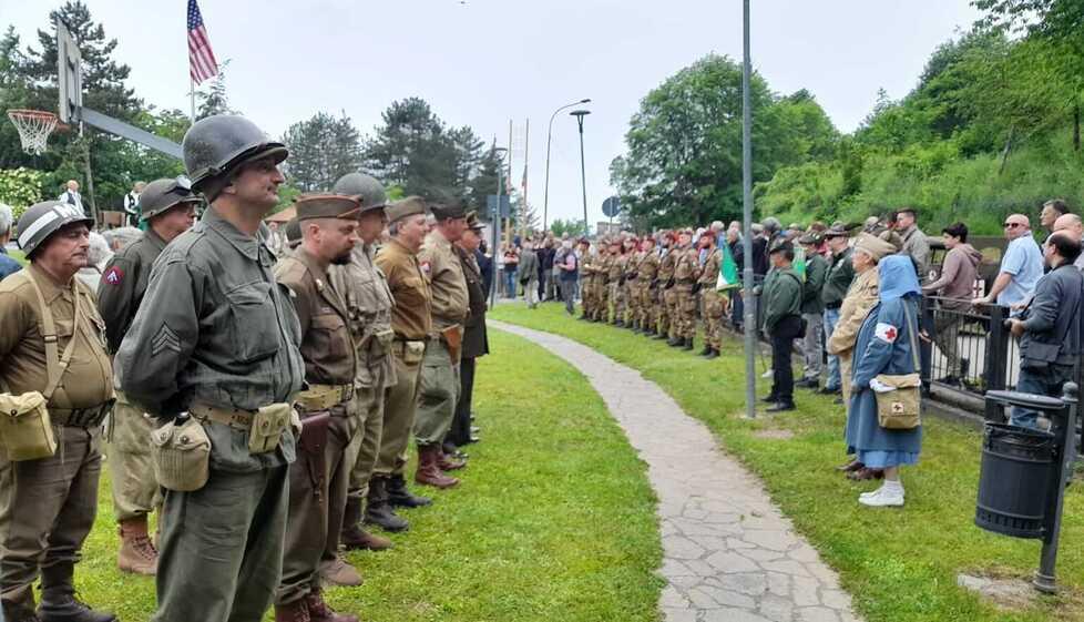 A Prunetta i familiari degliamericani della 10th Mountain Division: «Qui forse camminò mio padre. È una grande emozione per me»