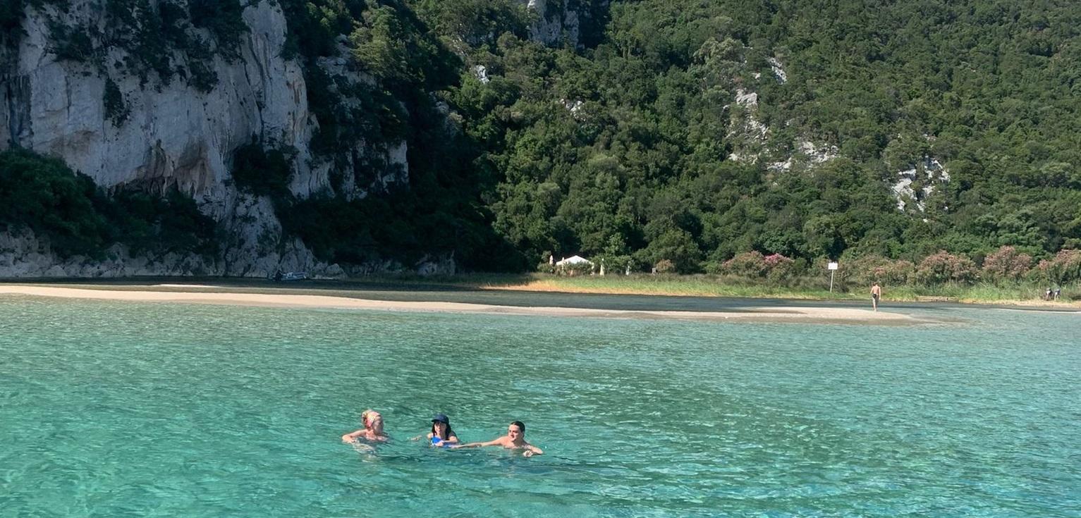 Cala Luna va verso la normalità dopo i gravi danni del maltempo